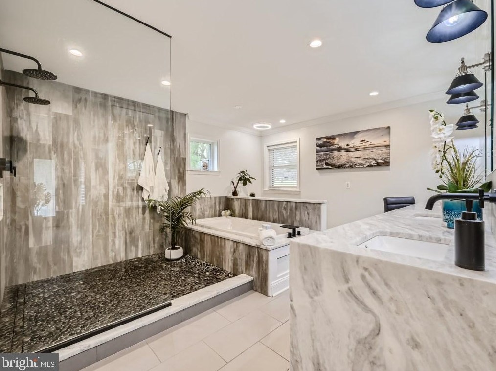 912 Lorraine Dr, Patapsco MD exterior