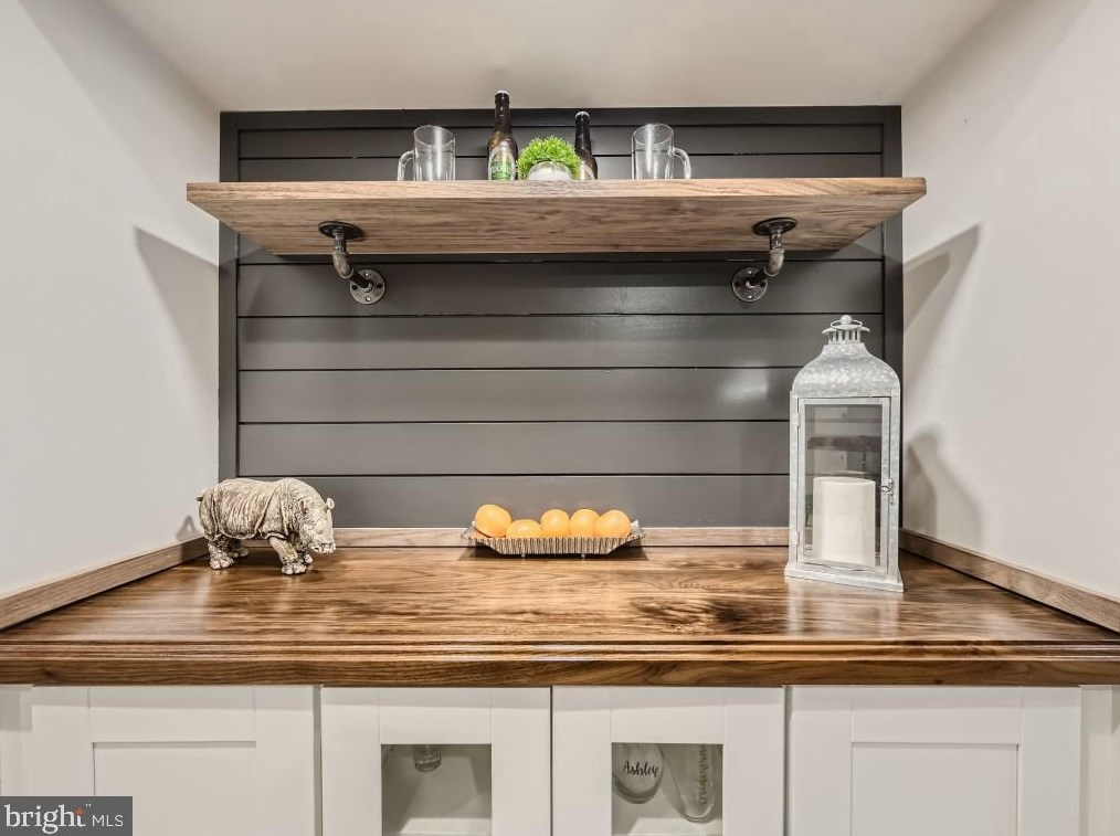 912 Lorraine Dr, Patapsco MD exterior