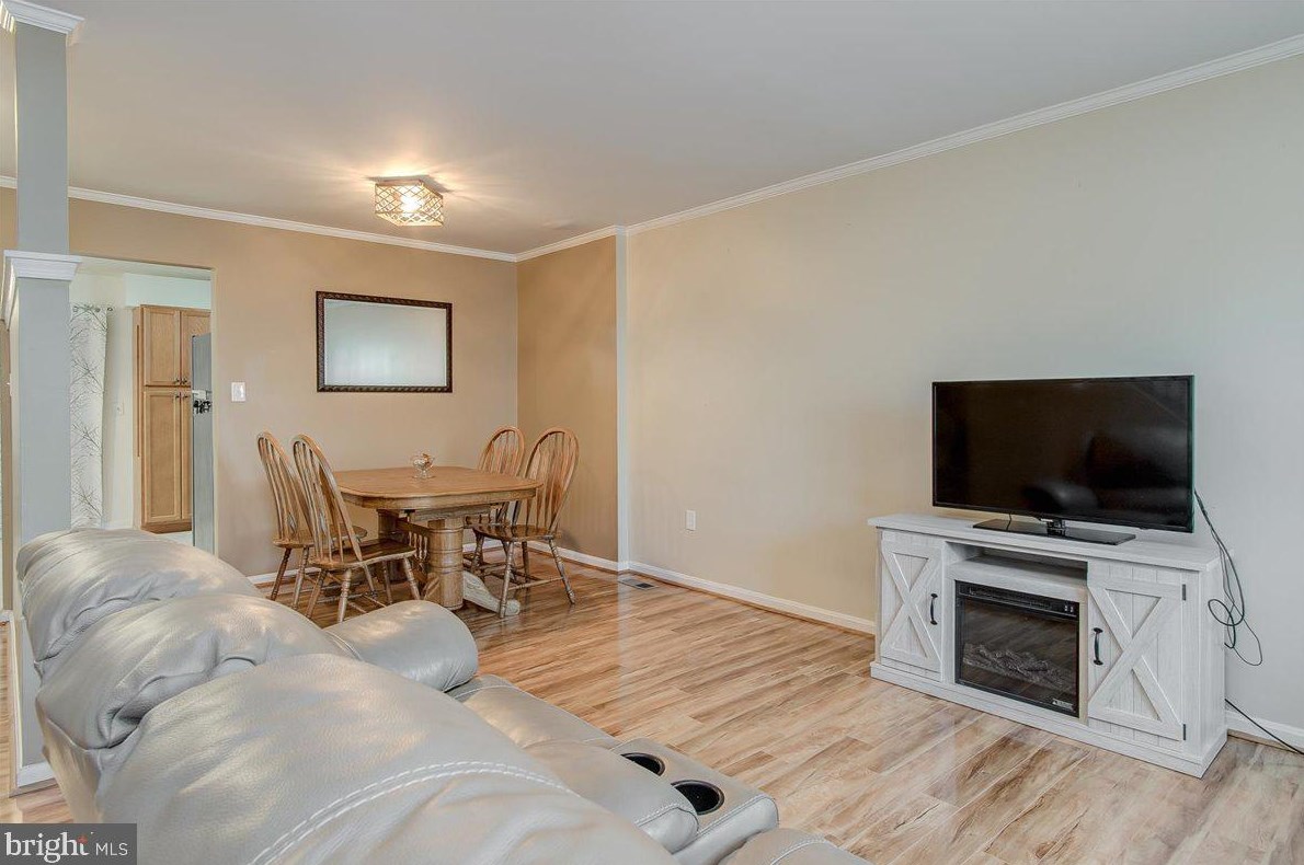 128 Meadowlark Ave, Mount Airy MD  21771-5536 exterior