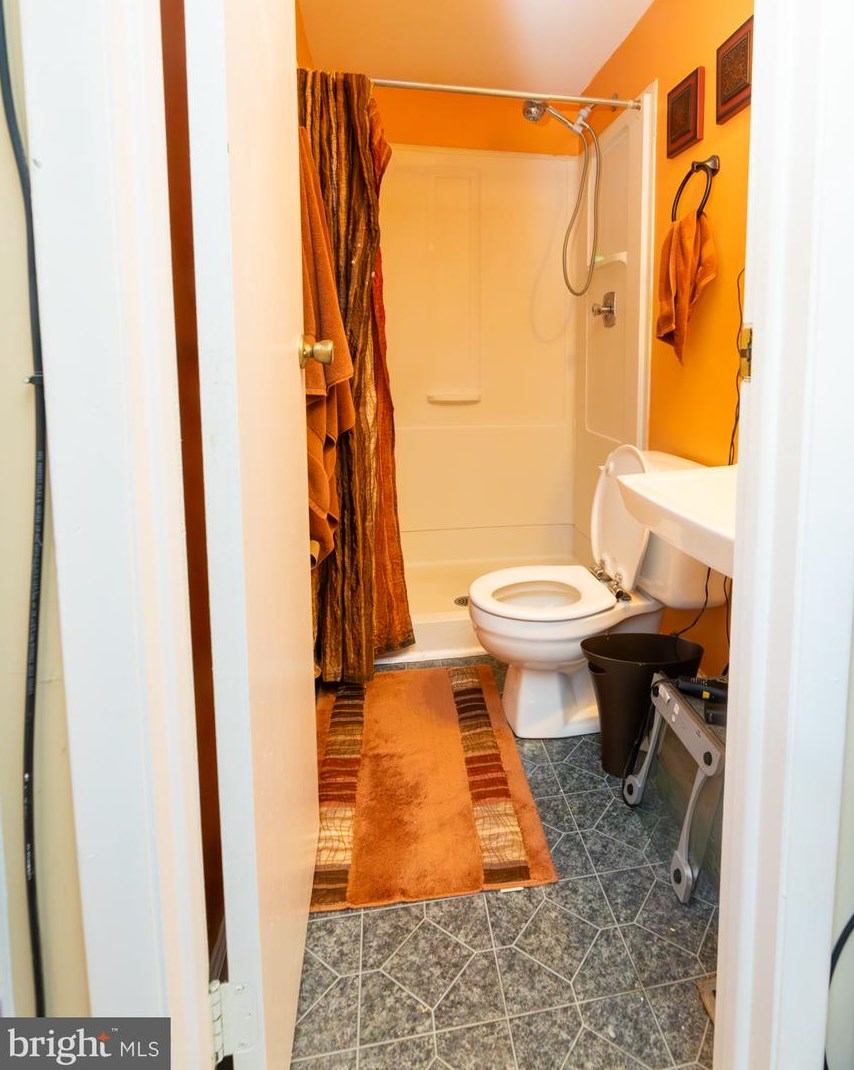 123 Cloverdale Ct, Mount Airy MD 21771-5204 exterior