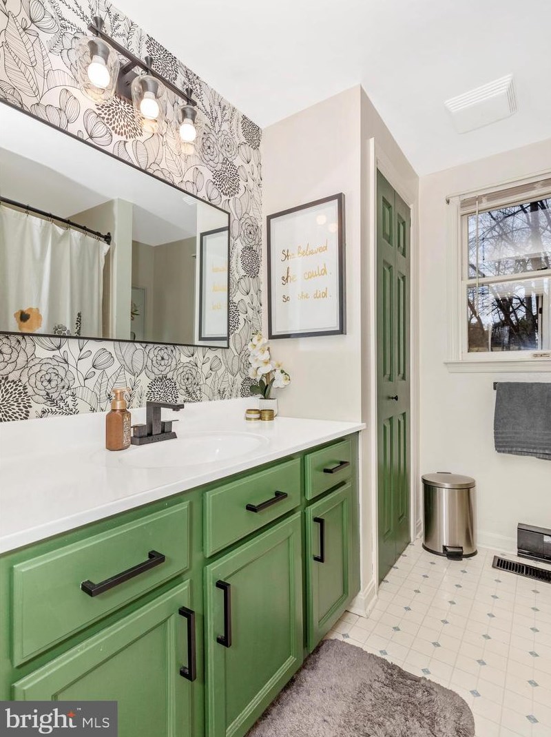 6604 Jacks Ct, Mount Airy MD  21771-7306 exterior