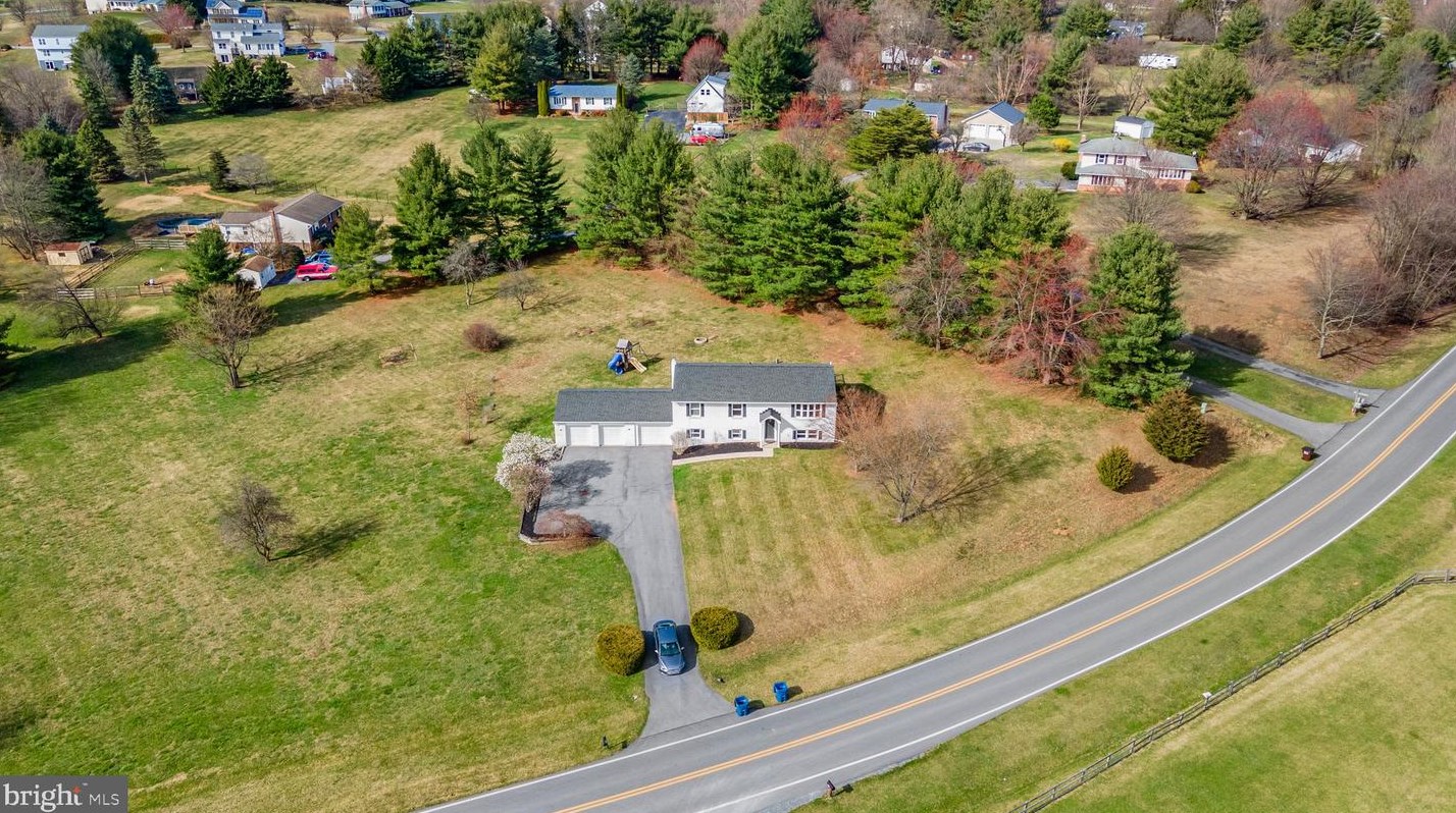 5142 Perry Rd, Mount Airy MD  21771-8808 exterior