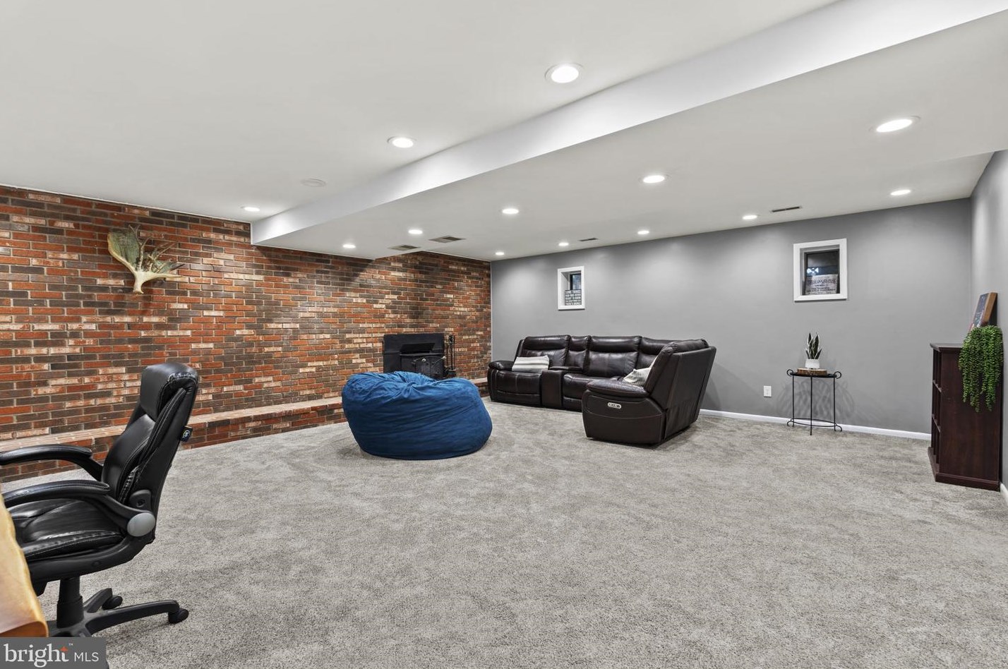 5417 Ridge Rd, Mount Airy MD  21771-8111 exterior