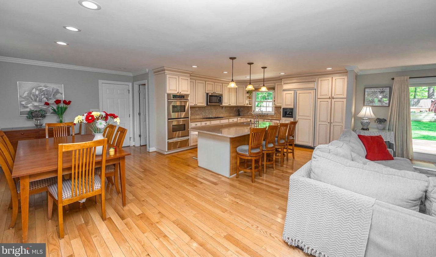 5107 Fleming Rd, Mount Airy MD 21771-8710 exterior