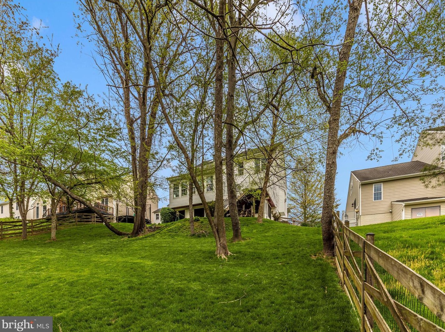 709 Longbow Rd, Mount Airy MD  21771-5869 exterior