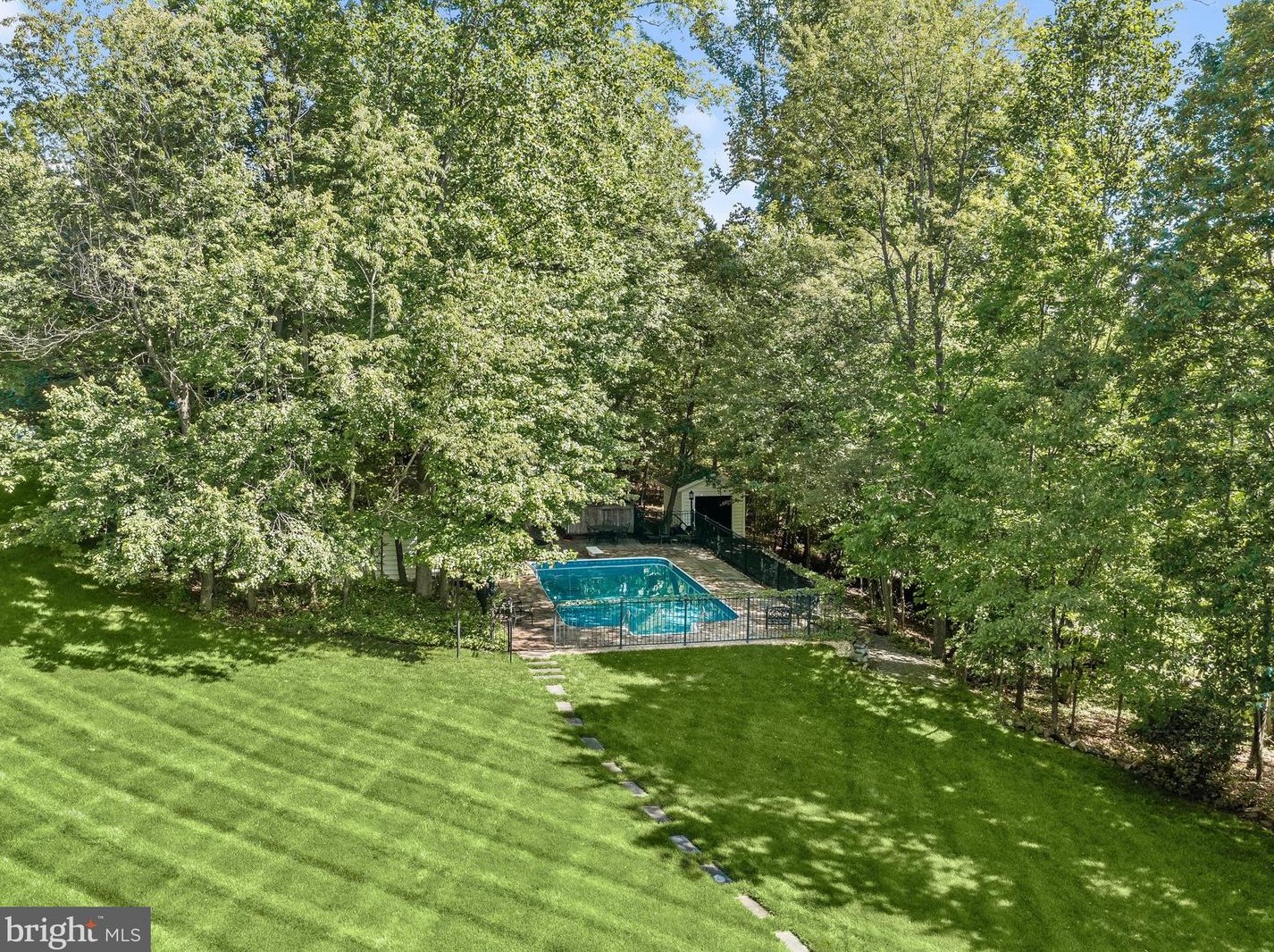 1905 Turnberry Ct, Patapsco MD 21048-1561 exterior