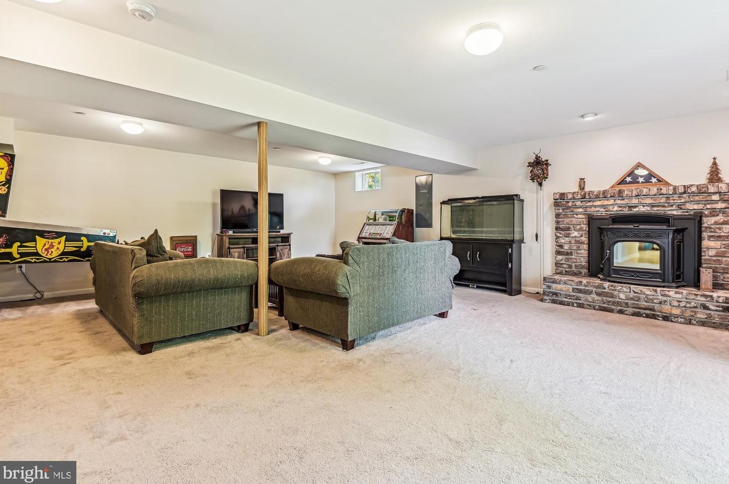 2102 Woodview Rd, Patapsco MD exterior