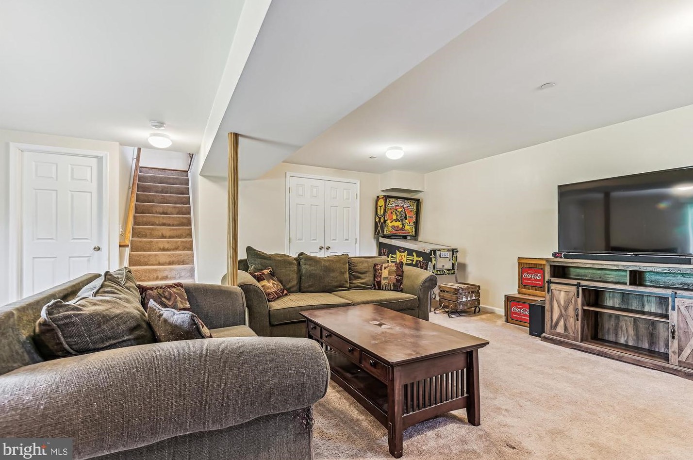 2102 Woodview Rd, Patapsco MD exterior