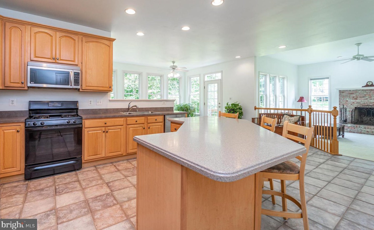 907 Longbow Rd, Mount Airy MD 21771-5817 exterior