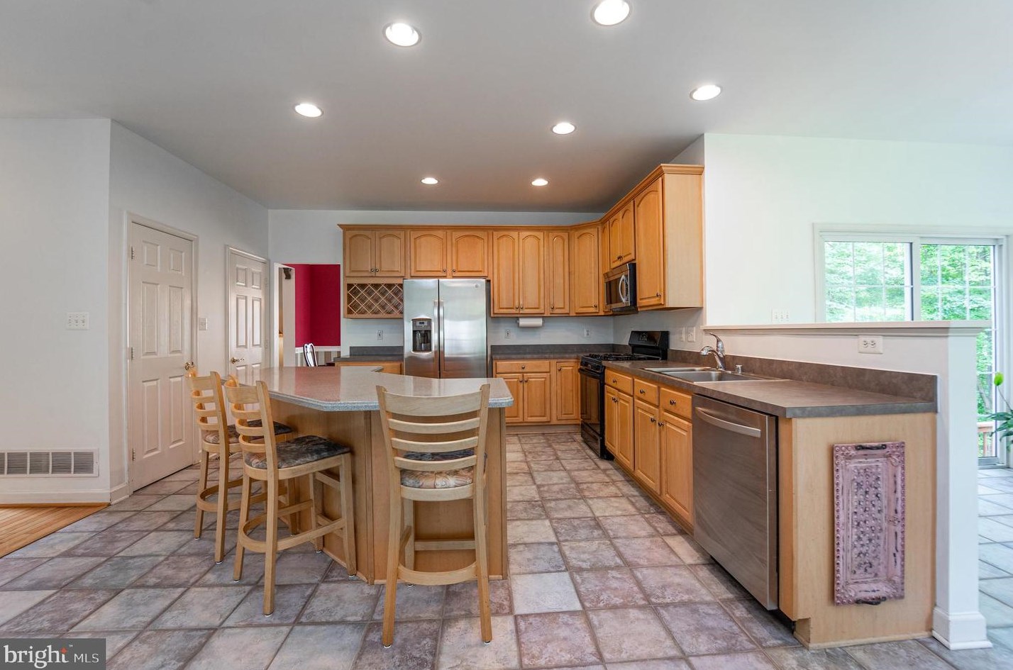 907 Longbow Rd, Mount Airy MD 21771-5817 exterior