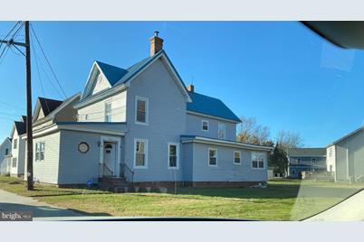 201 Oak Street - Photo 1