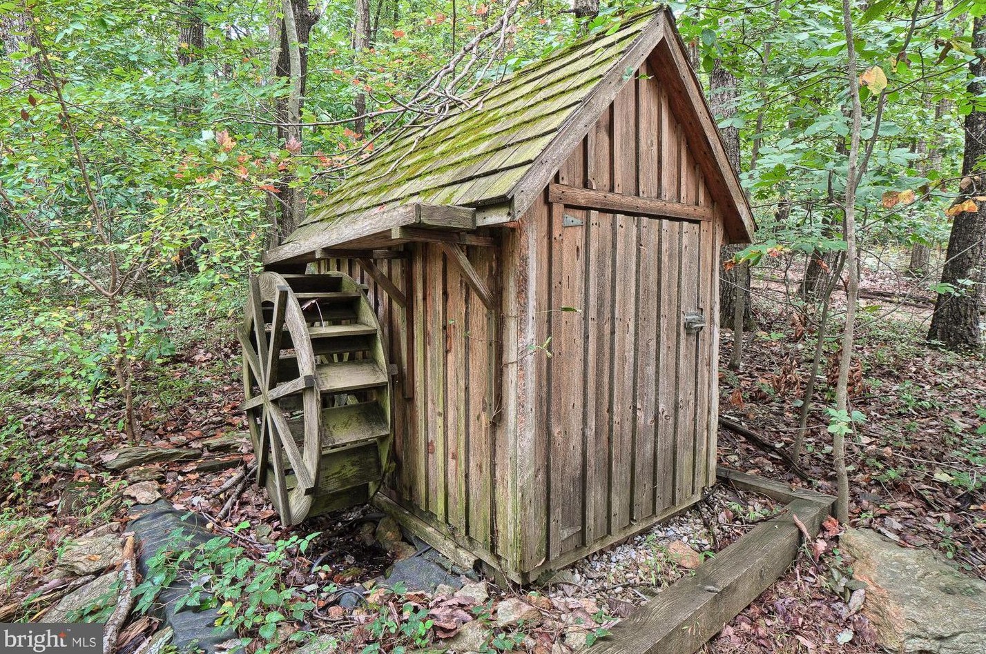 14901 Chelsea Cir, Mount Airy MD 21771-8423 exterior