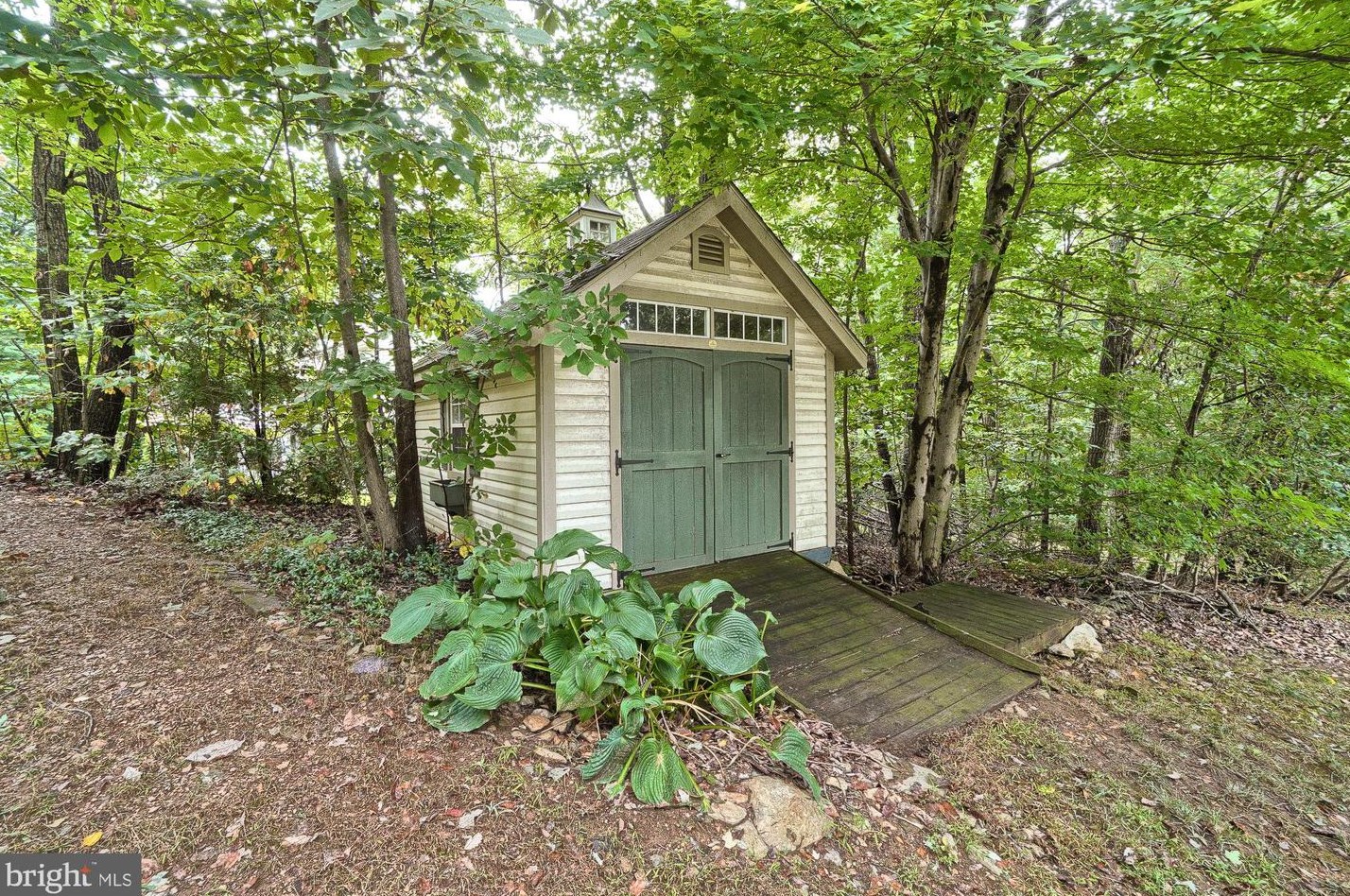 14901 Chelsea Cir, Mount Airy MD 21771-8423 exterior