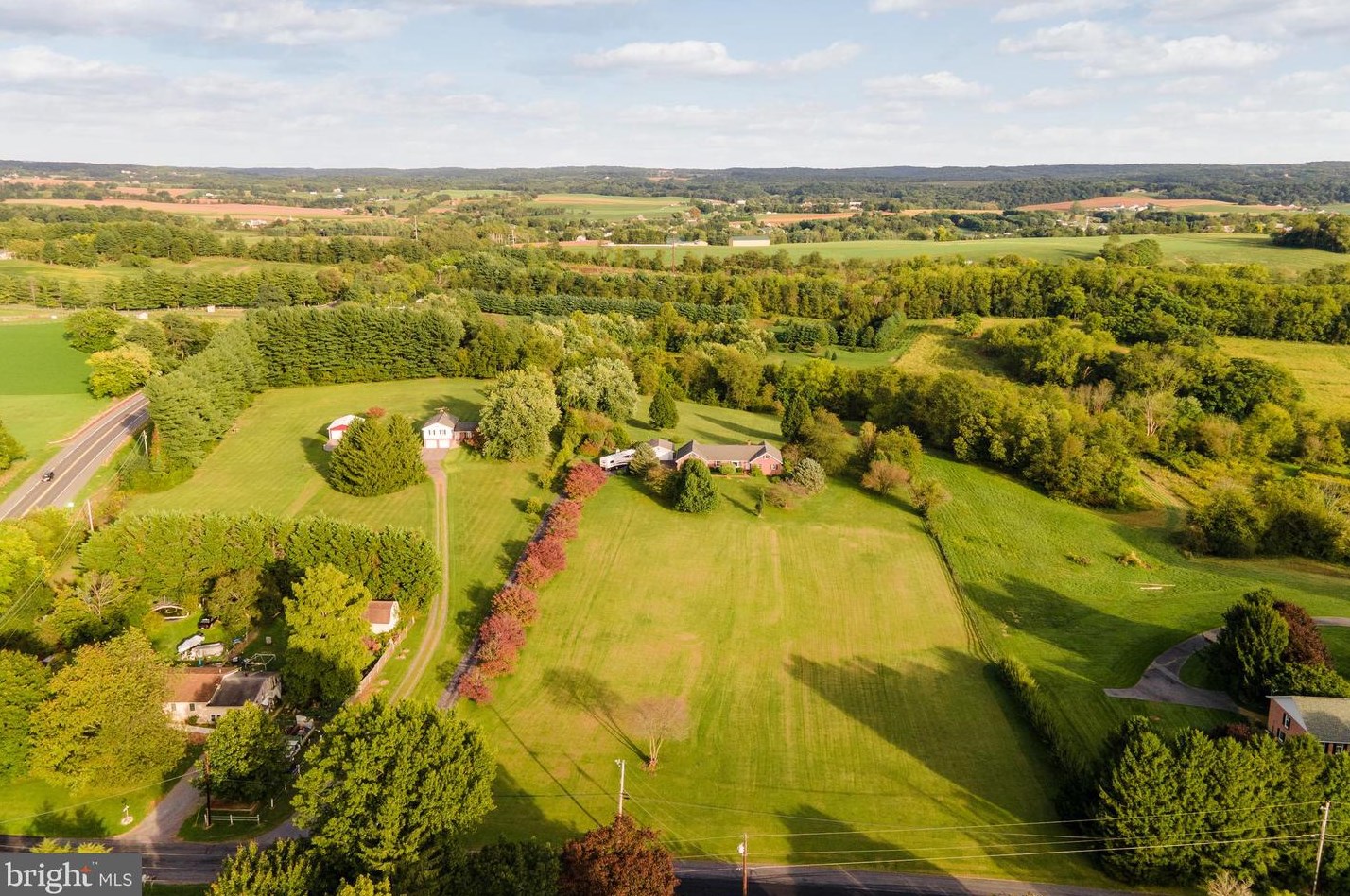 8845 Mapleville Rd, Mount Airy MD exterior