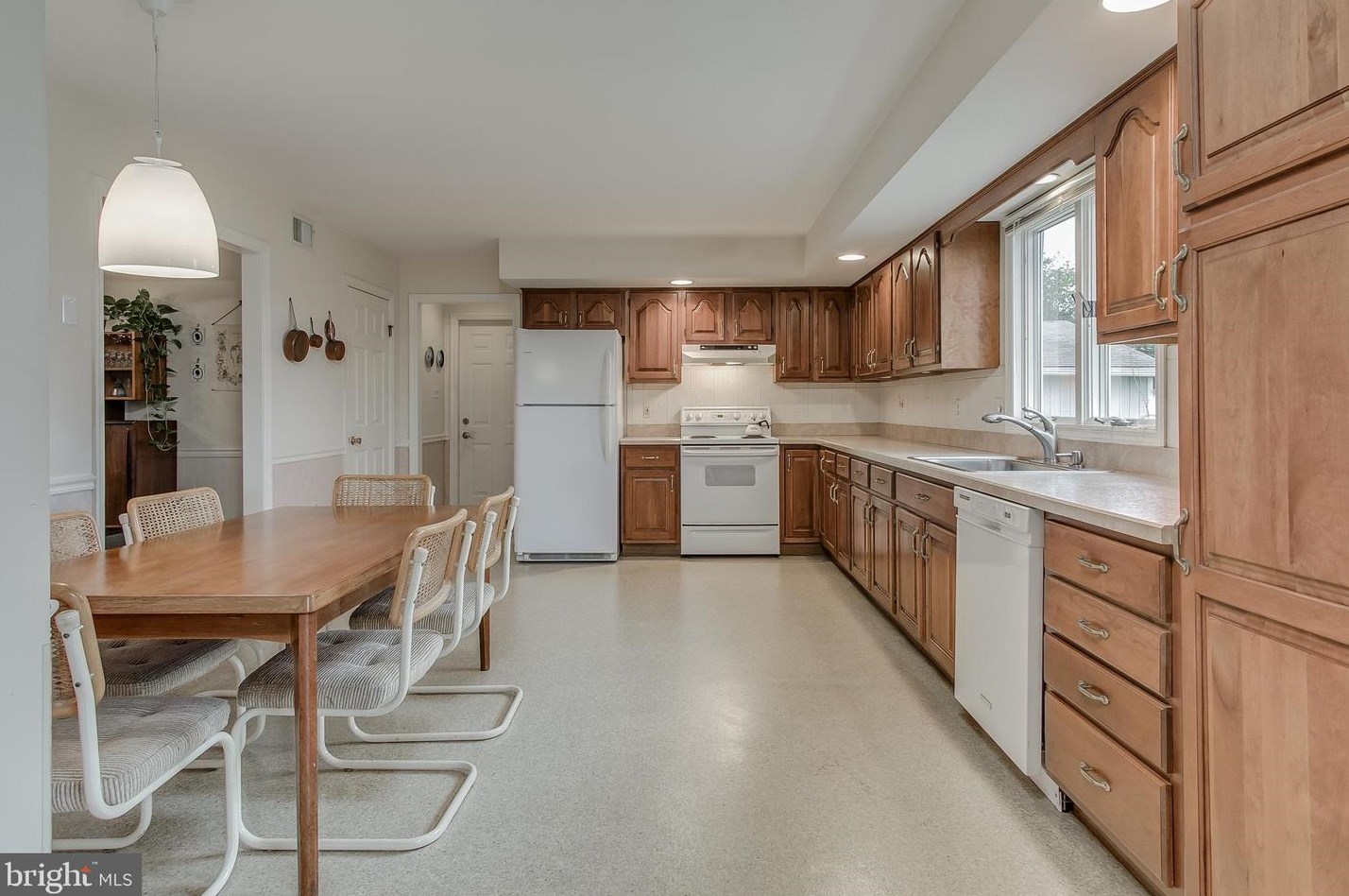 8845 Mapleville Rd, Mount Airy MD exterior