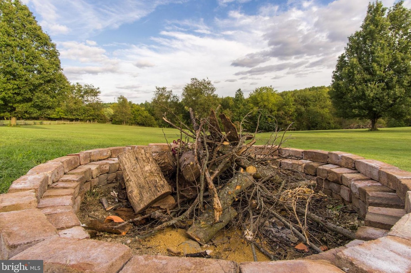 8845 Mapleville Rd, Mount Airy MD exterior