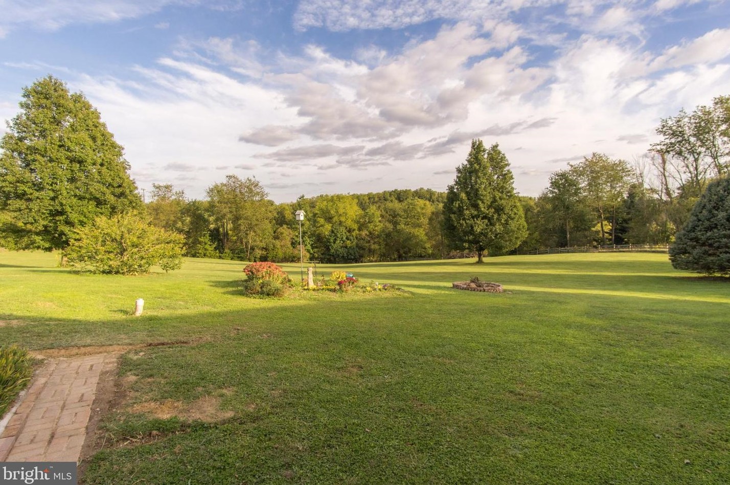 8845 Mapleville Rd, Mount Airy MD exterior