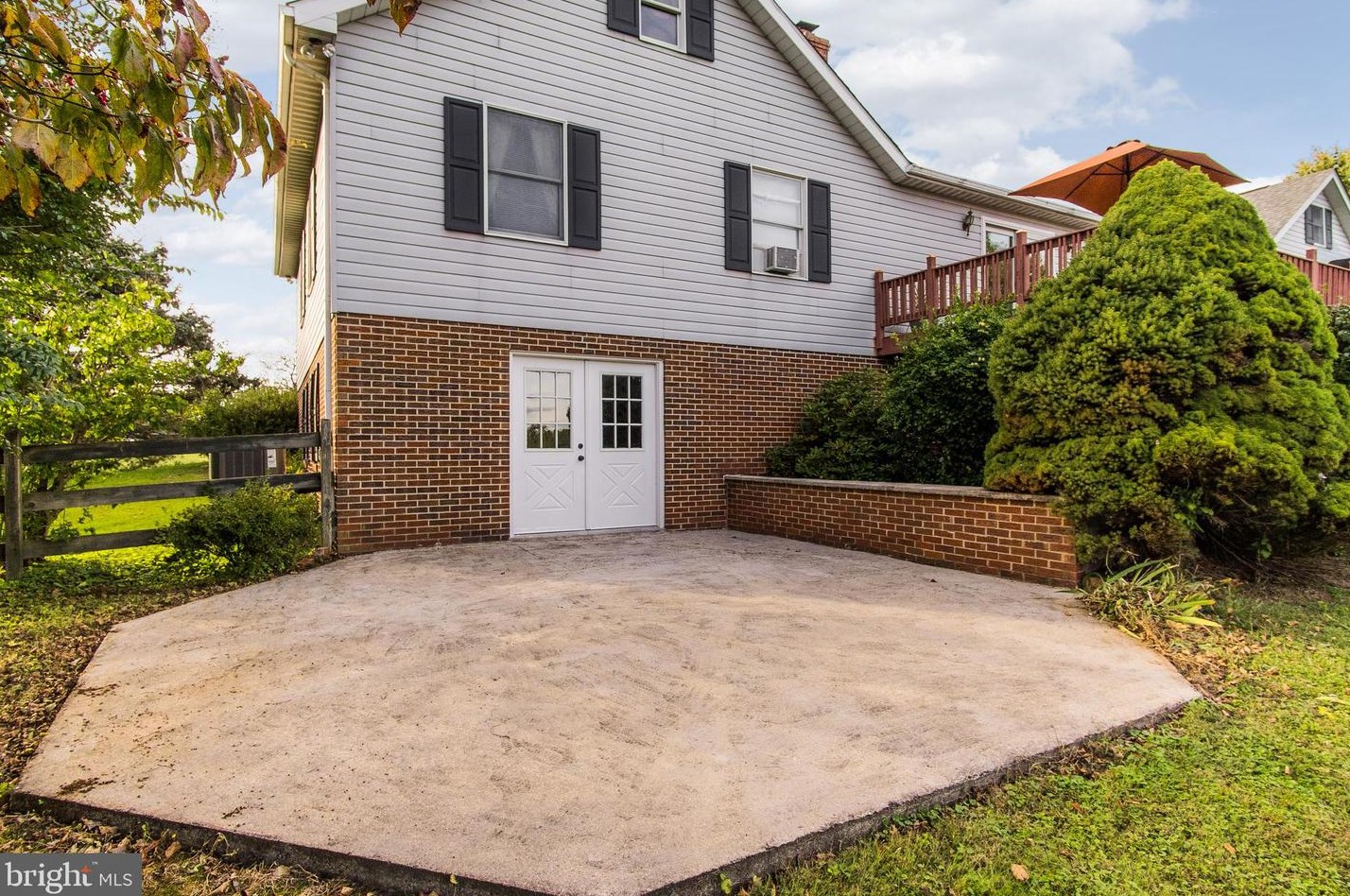 8845 Mapleville Rd, Mount Airy MD exterior