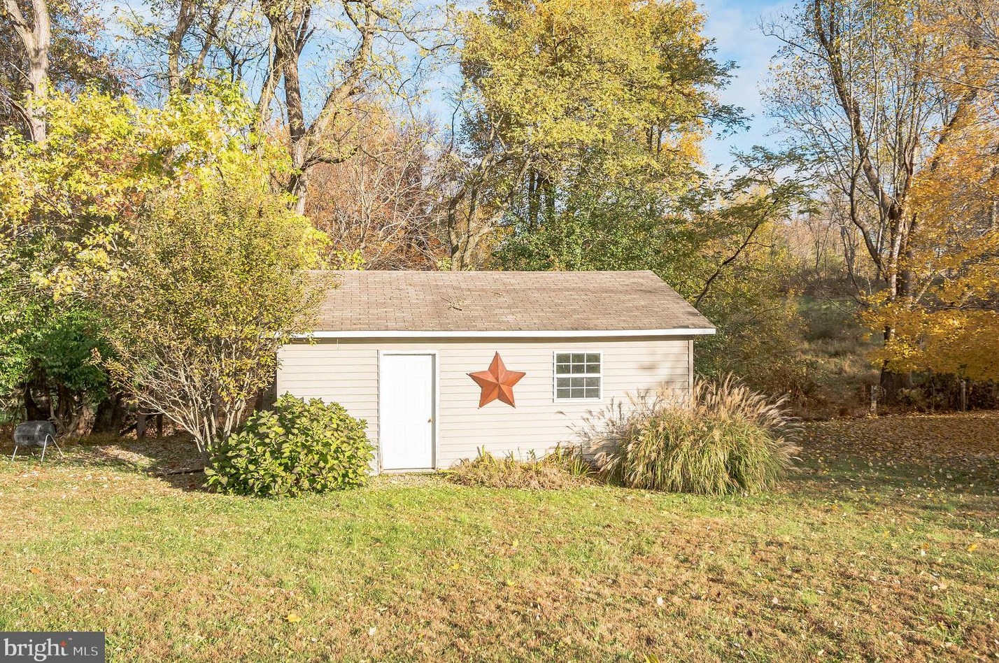 12558 Quiet Stream Ct, Mount Airy MD 21771-4842 exterior