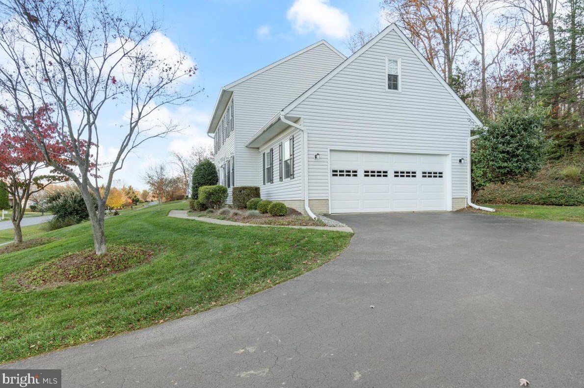 4062 Lomar Dr, Mount Airy MD  21771-4559 exterior