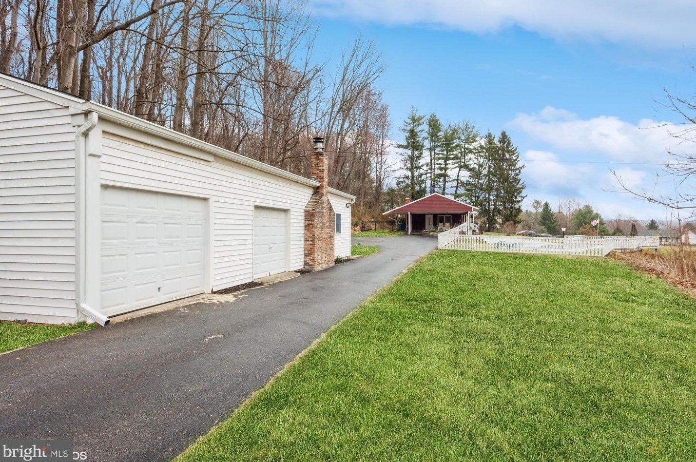 14336 Shirley Bohn Rd, Mount Airy MD 21771-7630 exterior