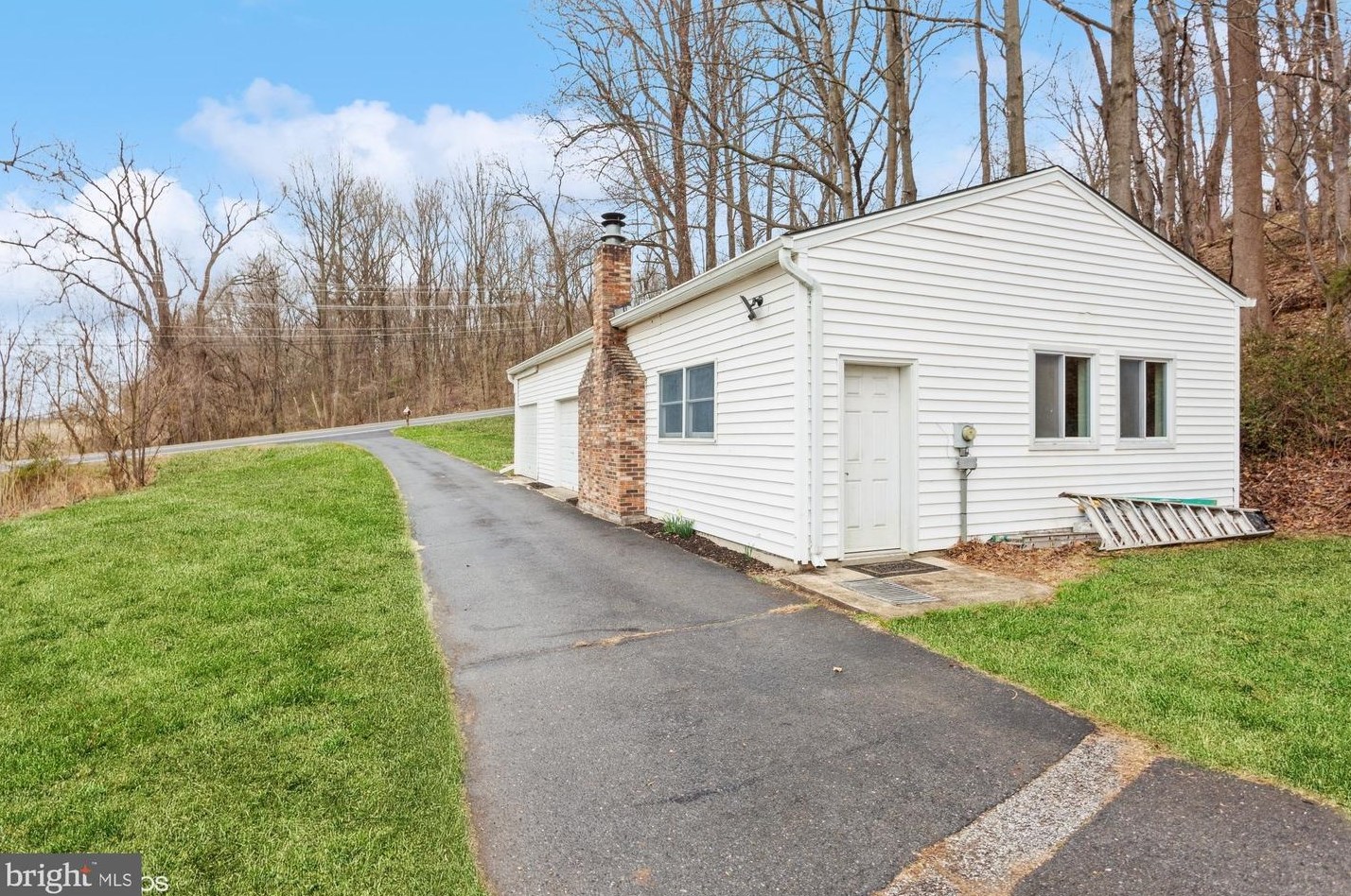 14336 Shirley Bohn Rd, Mount Airy MD 21771-7630 exterior