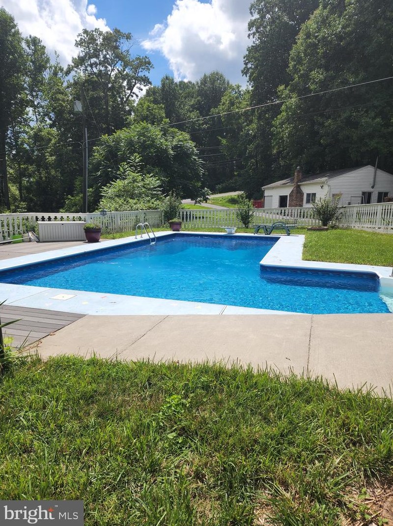 14336 Shirley Bohn Rd, Mount Airy MD 21771-7630 exterior