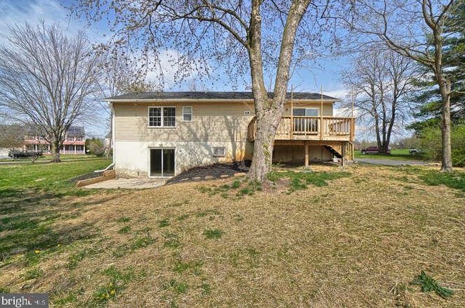 2422 Doubs Ct, Adamstown MD  21710-8924 exterior