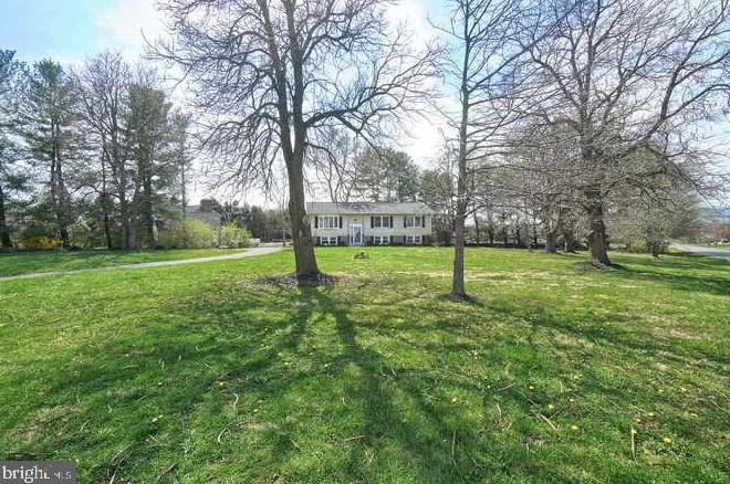 2422 Doubs Ct, Adamstown MD  21710-8924 exterior