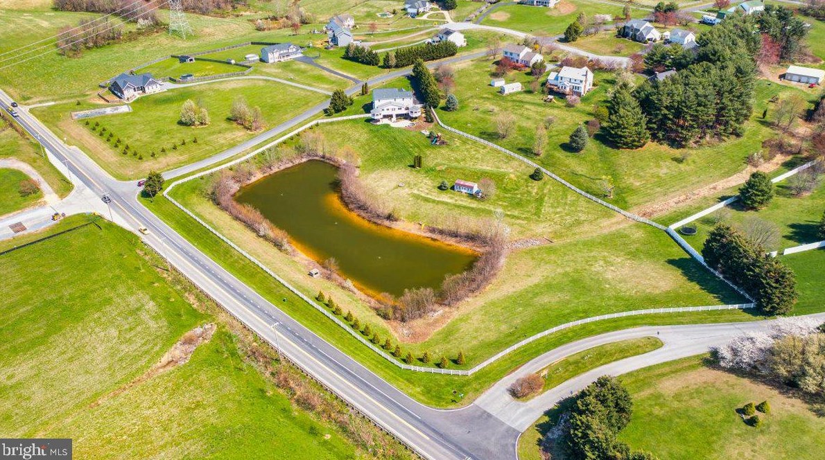 12701 Cowmans Manor Dr, Mount Airy MD  21771-4947 exterior