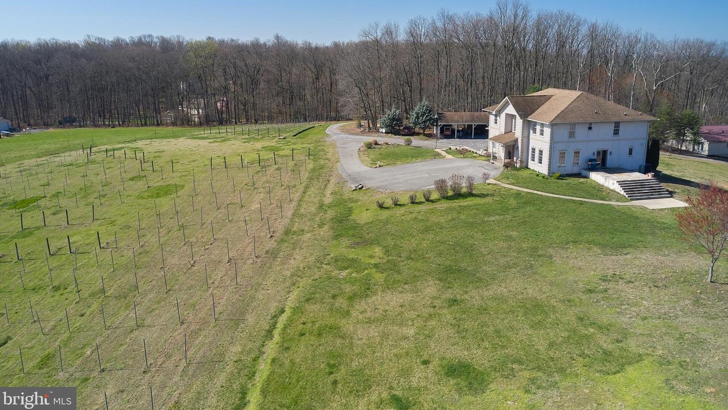 7670 Talbot Run Rd, Mount Airy MD  21771-8402 exterior