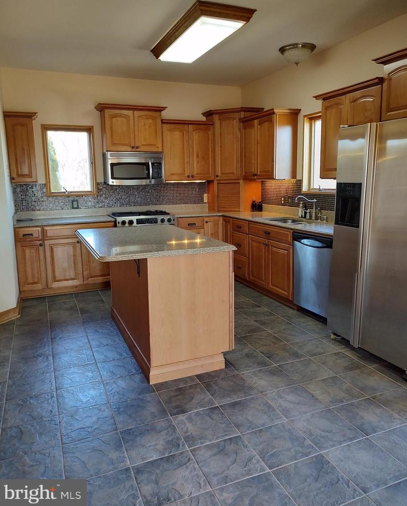 7670 Talbot Run Rd, Mount Airy MD  21771-8402 exterior