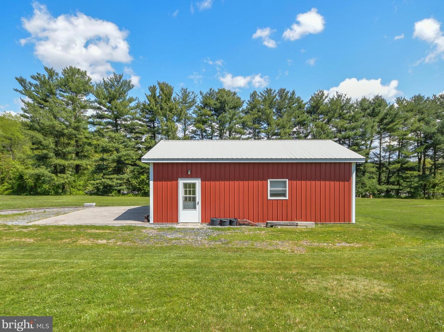 8853 Mapleville Rd, Mount Airy MD  21771-9701 exterior