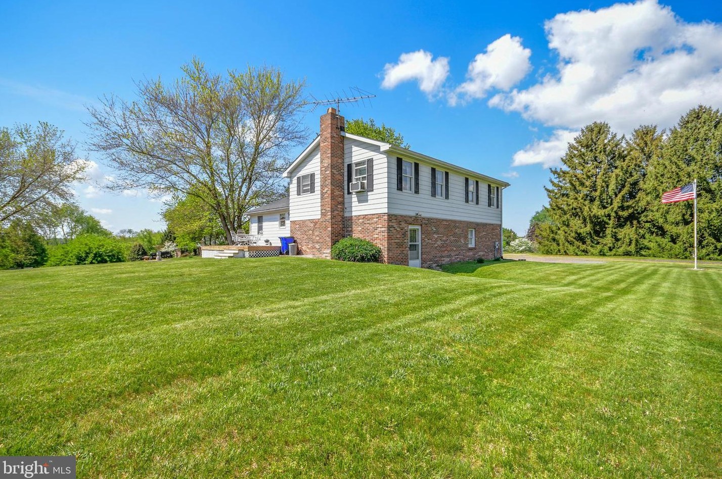 8853 Mapleville Rd, Mount Airy MD  21771-9701 exterior