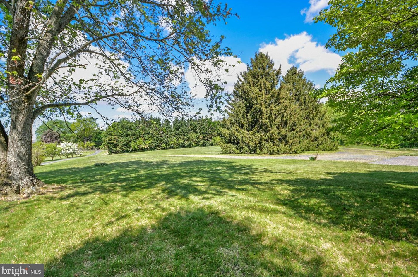 8853 Mapleville Rd, Mount Airy MD  21771-9701 exterior