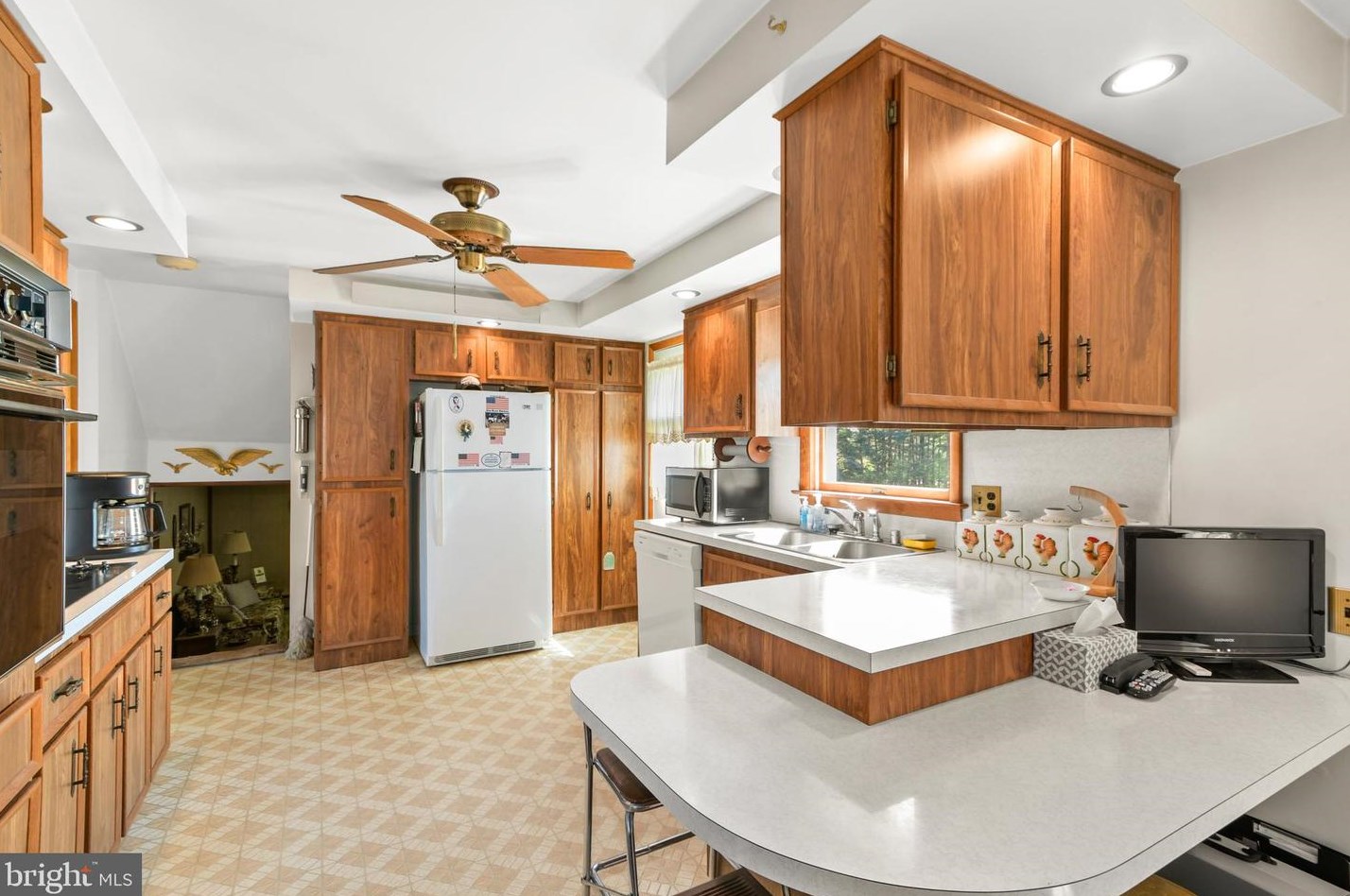 8853 Mapleville Rd, Mount Airy MD  21771-9701 exterior