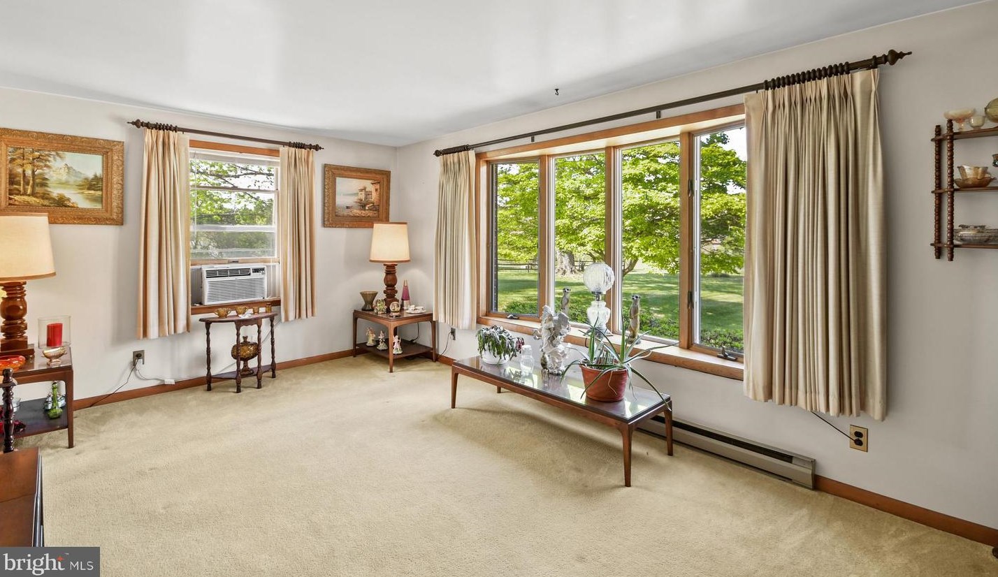 8853 Mapleville Rd, Mount Airy MD  21771-9701 exterior