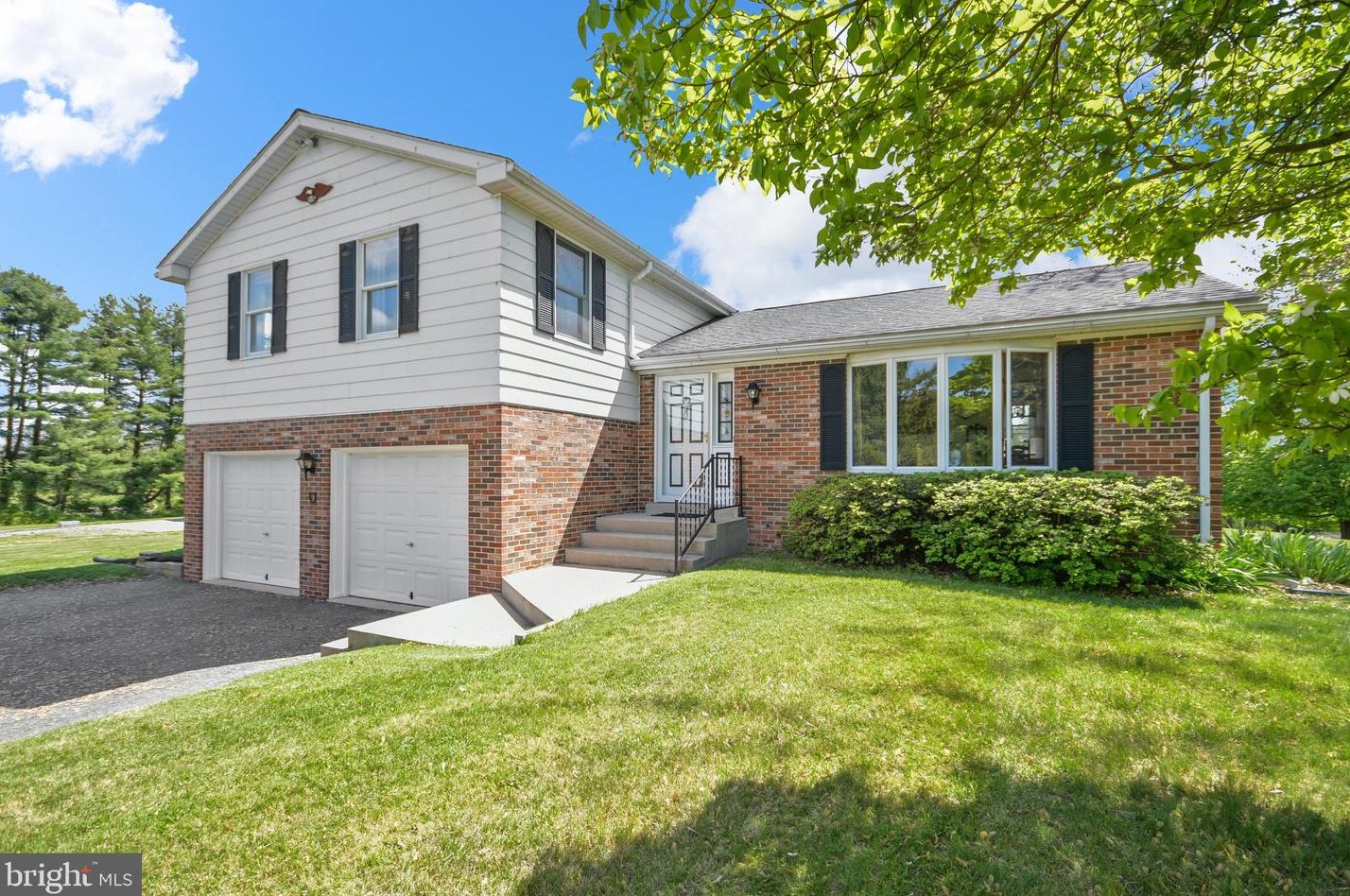 8853 Mapleville Rd, Mount Airy MD  21771-9701 exterior