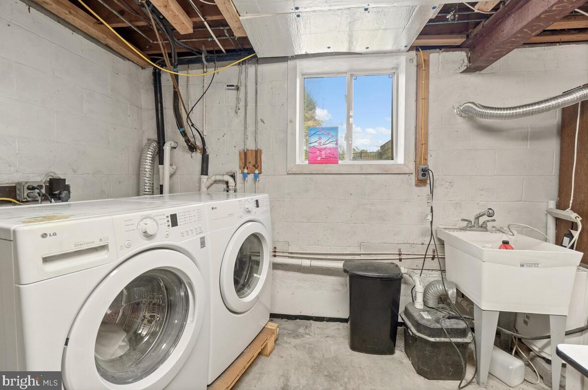 12640 Molesworth Dr, Mount Airy MD  21771-4810 exterior