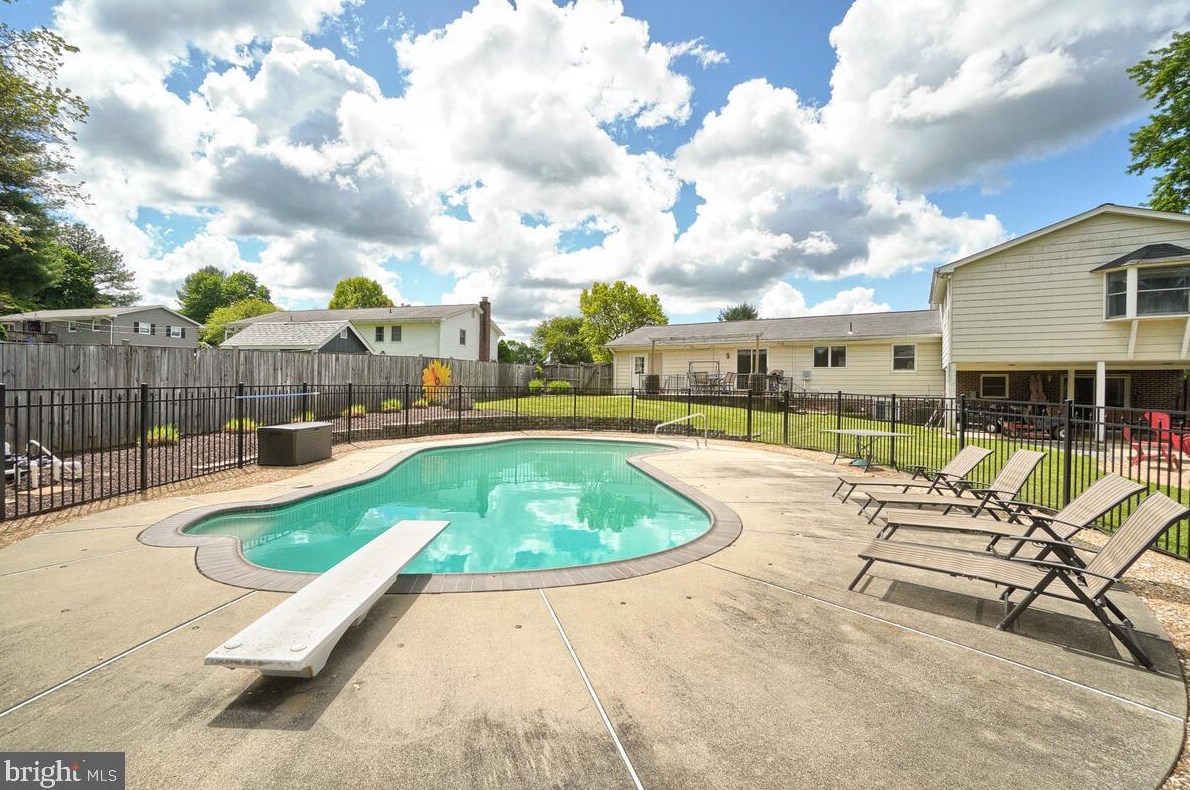 12640 Molesworth Dr, Mount Airy MD  21771-4810 exterior