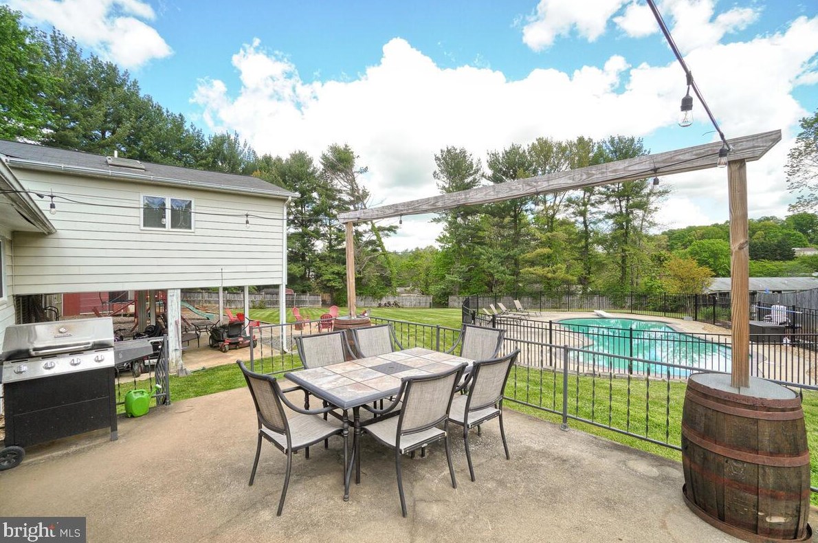 12640 Molesworth Dr, Mount Airy MD  21771-4810 exterior