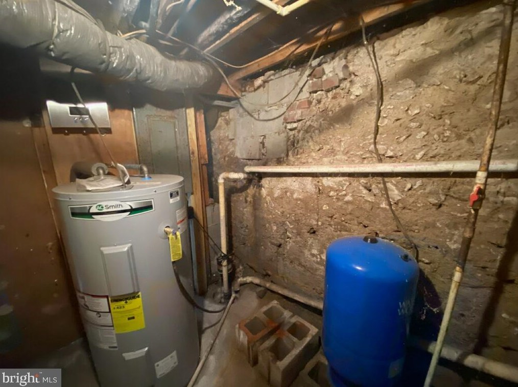 14208 Peddicord Rd, Mount Airy MD  21771-8435 exterior