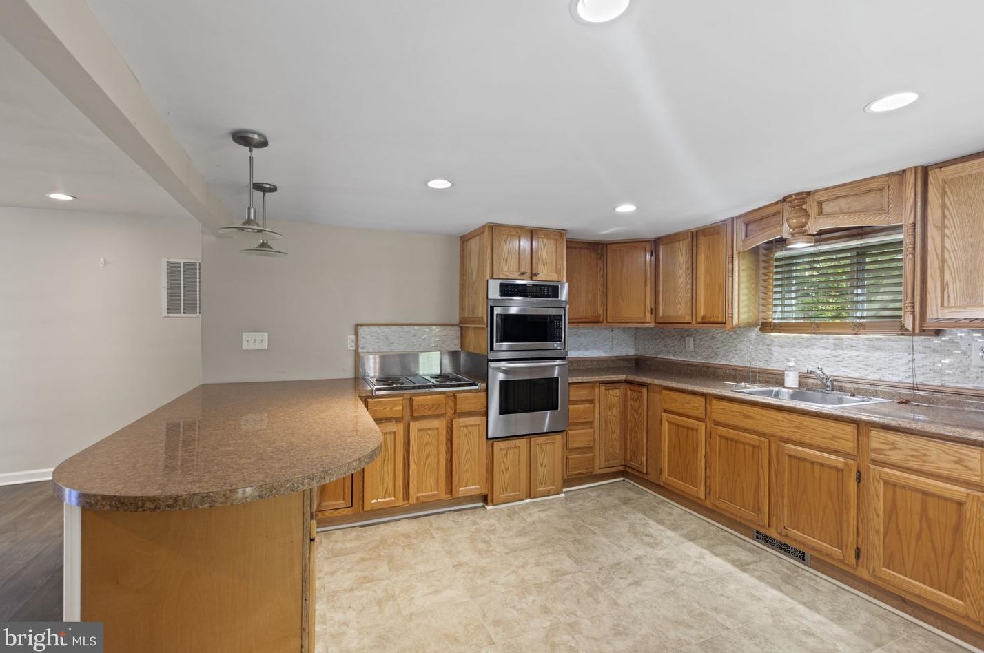 14208 Peddicord Rd, Mount Airy MD  21771-8435 exterior