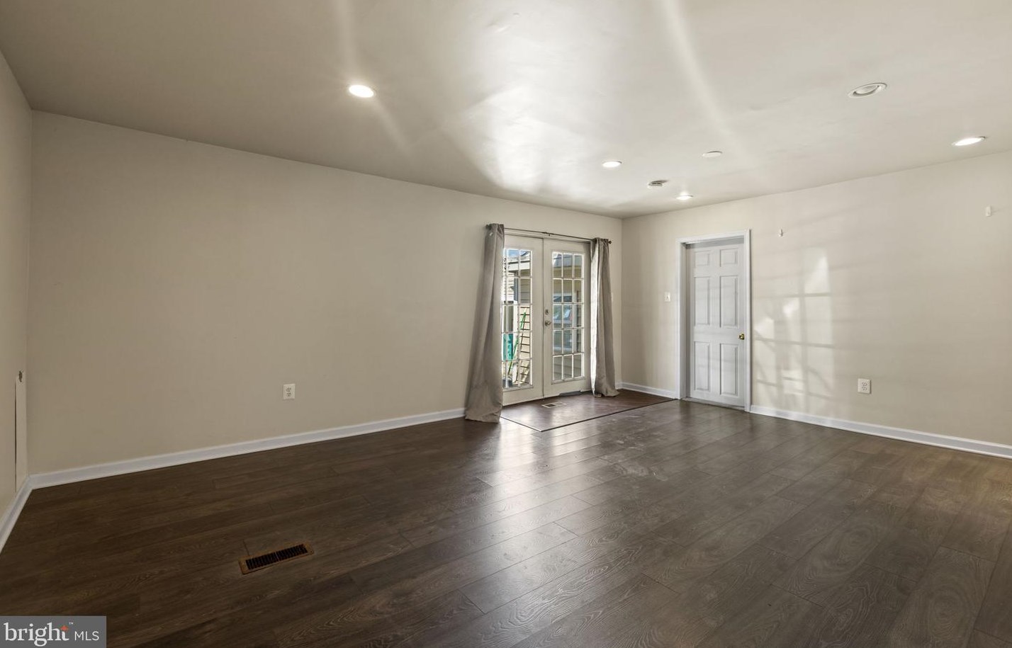 14208 Peddicord Rd, Mount Airy MD  21771-8435 exterior