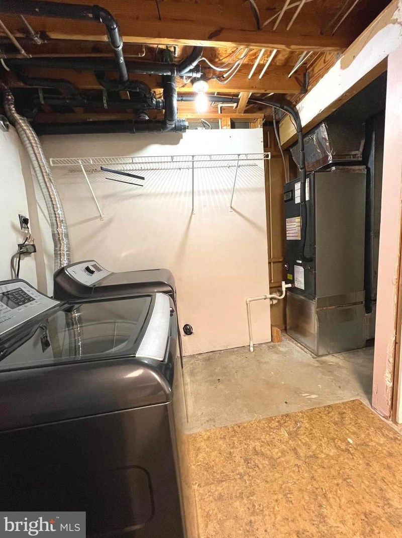 104 Sycamore Rd, Mount Airy MD 21771-5635 exterior