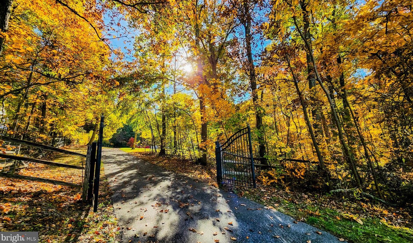 14909 Chelsea Cir, Mount Airy MD  21771-8422 exterior