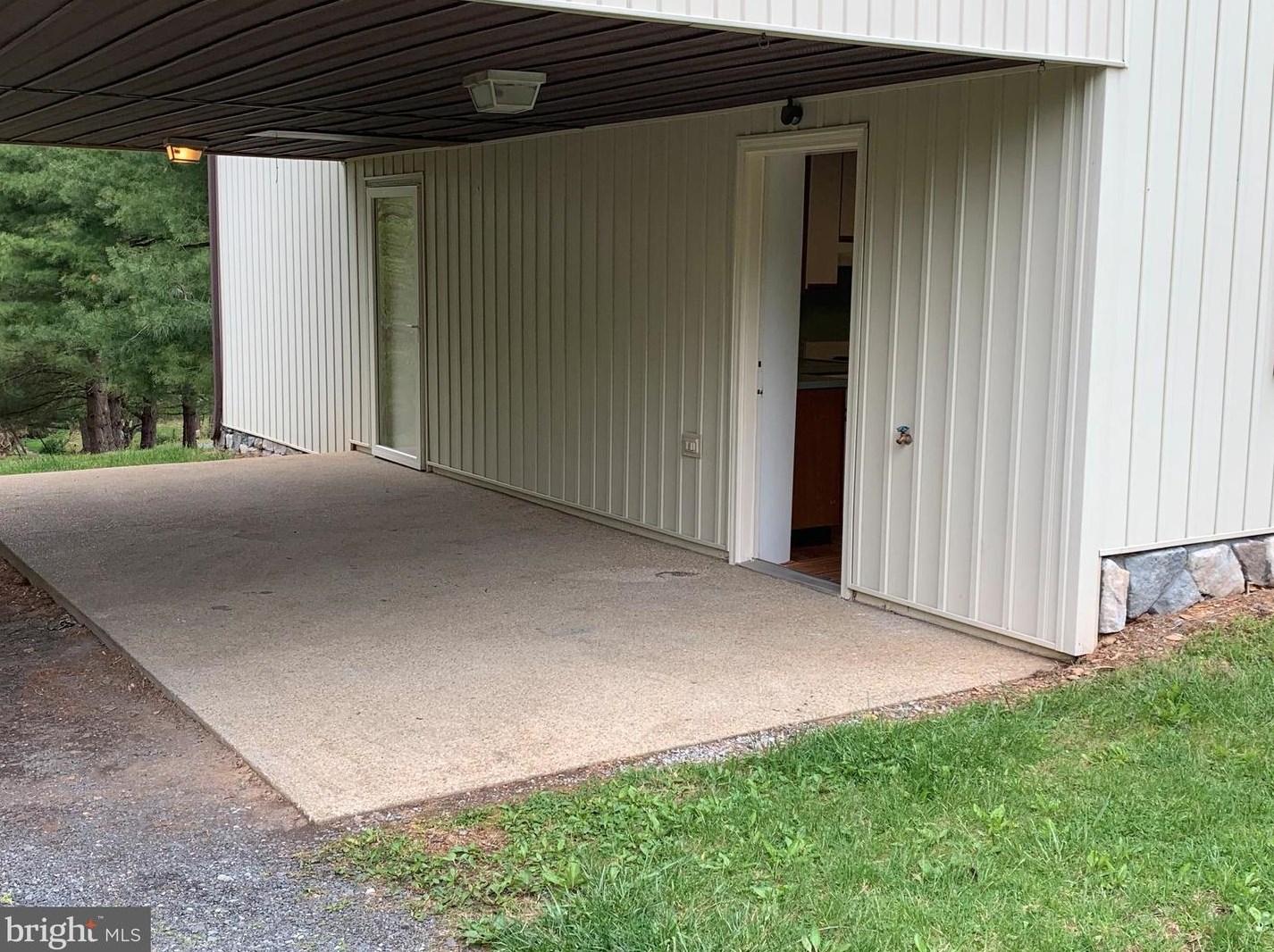 2525 Prices Distillery Rd, Clarksburg MD  20871-8536 exterior