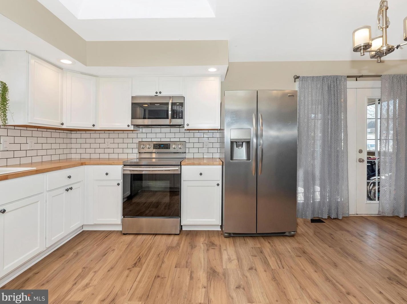 1 Eastern Cir, Middletown MD  21769-8000 exterior