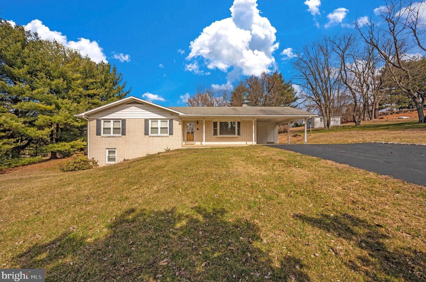 5822 Corporal Jones Ct, Mount Airy MD  21771-5804 exterior