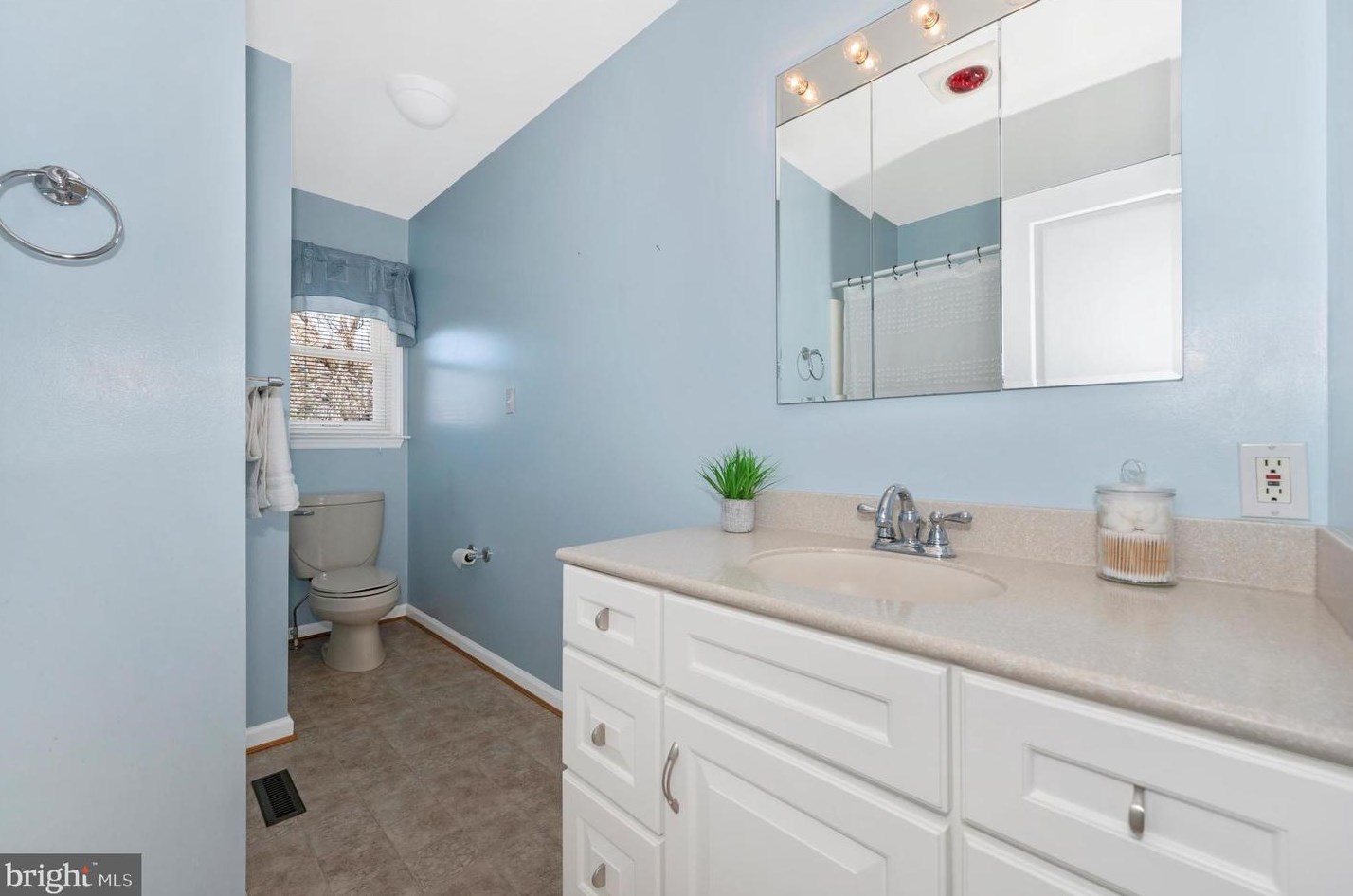 5822 Corporal Jones Ct, Mount Airy MD  21771-5804 exterior